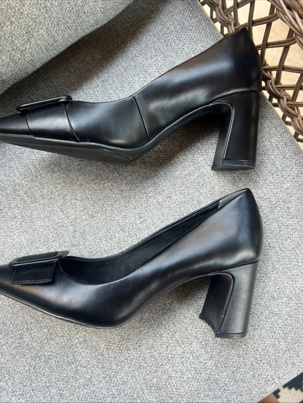 Anne Klein iFlex Bentley Black Leather Pointed Toe Buckle BlockHeel Pumps Sz 8.5